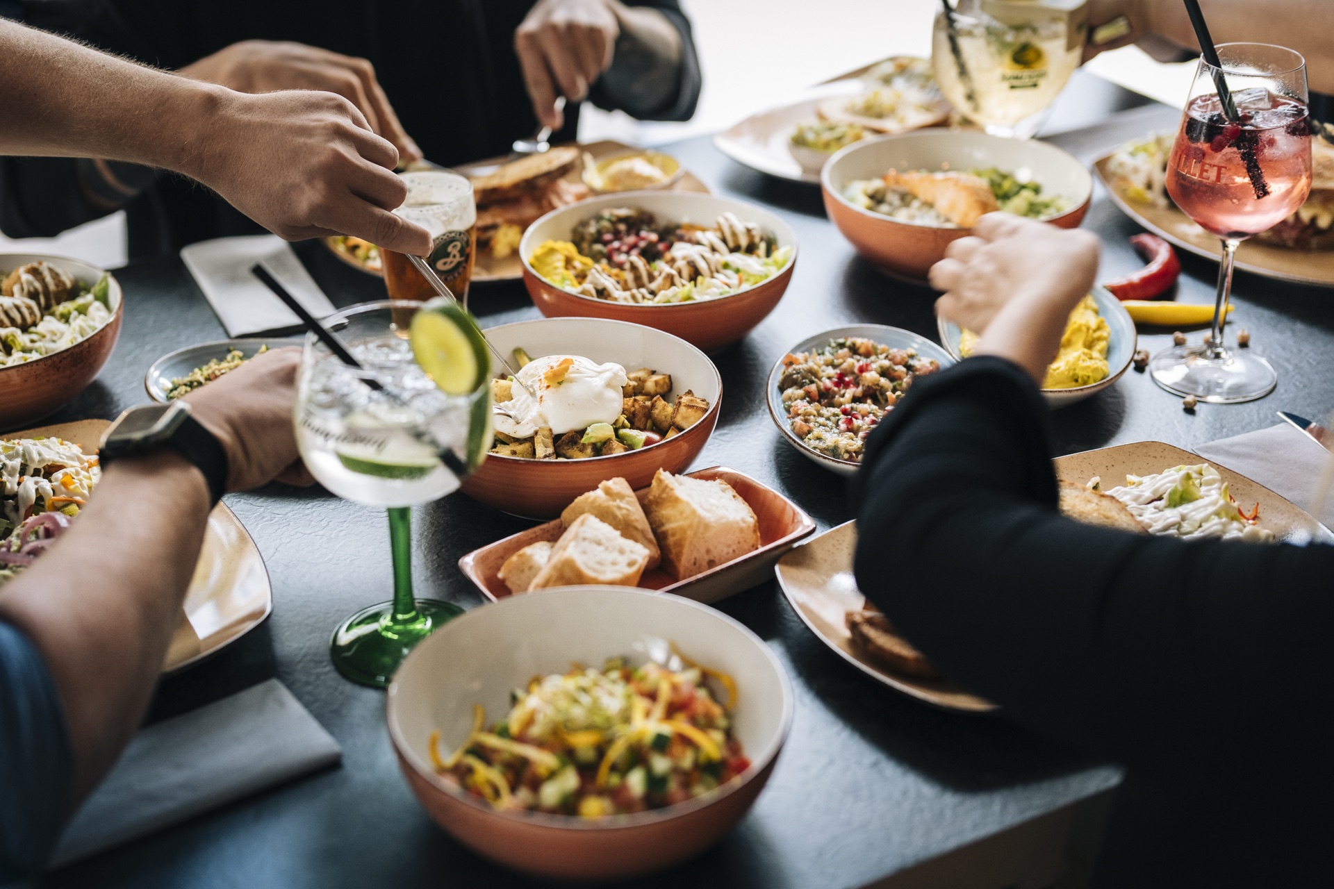 Abendessen bei Restaurant Vierzehn Lörrach — Pinsa, Mezze und Cocktails